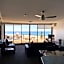 Surfers International Apartments