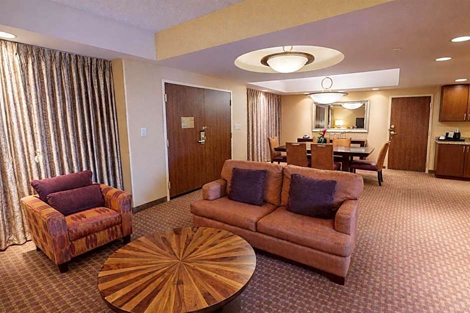 Embassy Suites by Hilton Norman Hotel & Conference Center