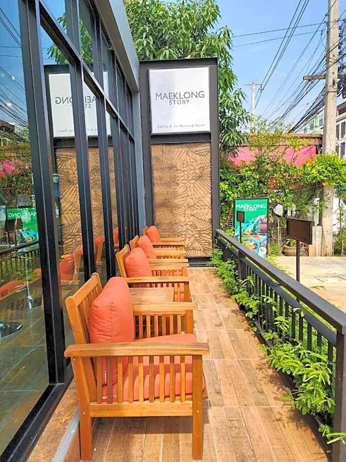 The Bedrooms Maeklong and Services Apartment