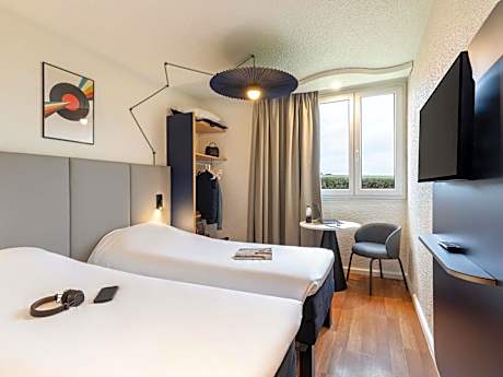Standard Room with Two Single Beds