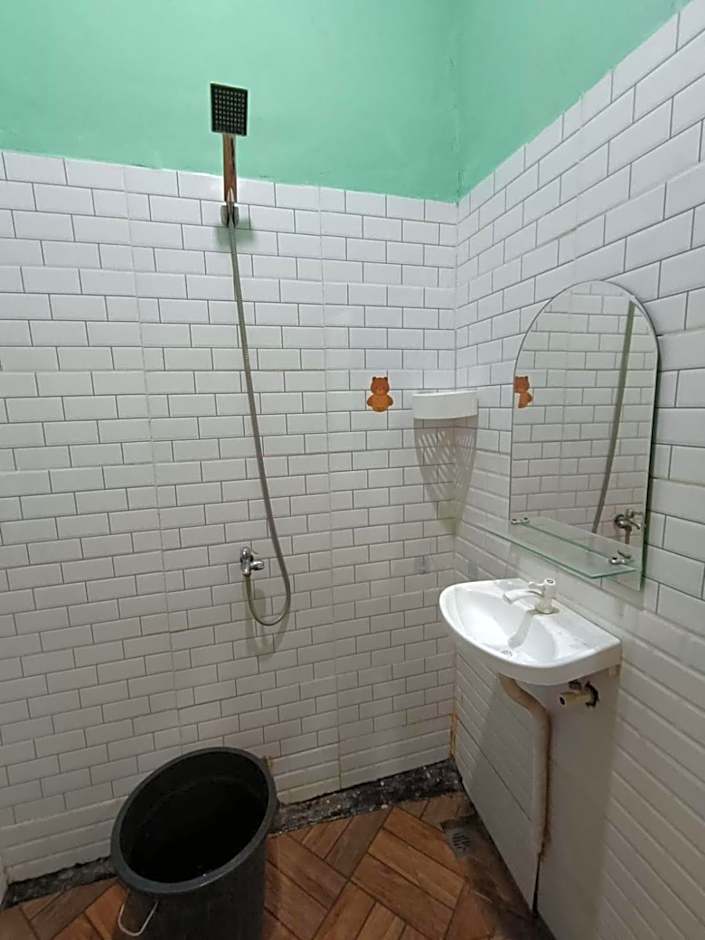 OYO Life 93158 Kost Asaka