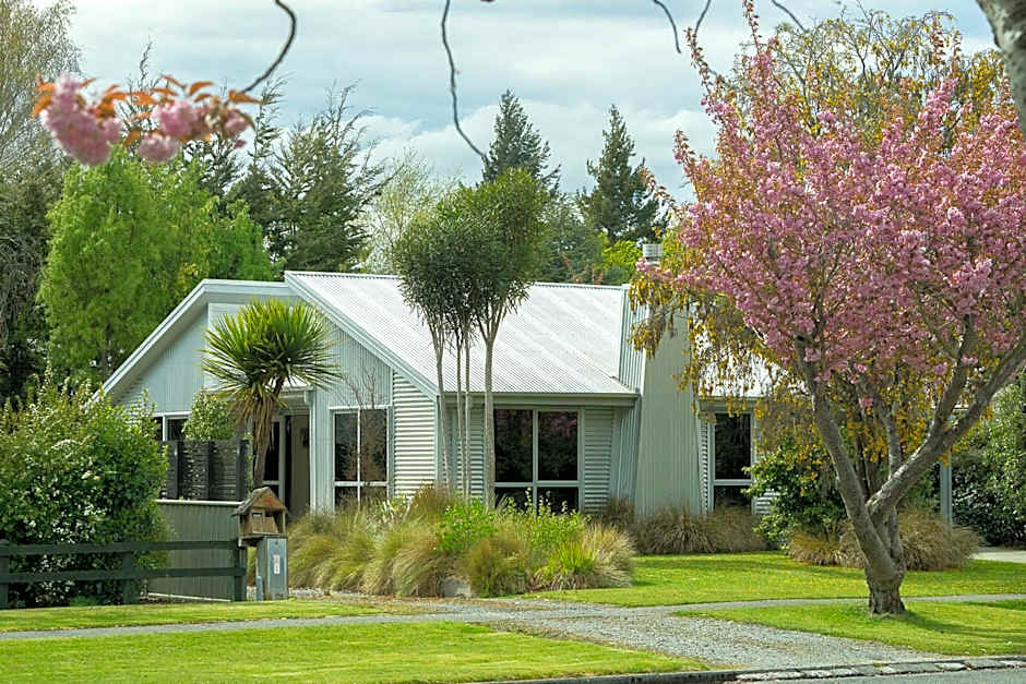 Fiordland Lakeview Motel and Apartments