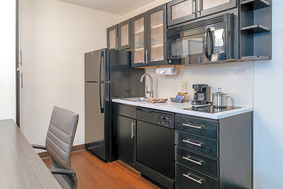 Candlewood Suites Washington-Dulles Herndon by IHG