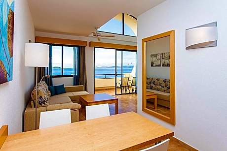 Family Room with Sea View (2 Adults + 1 Child)