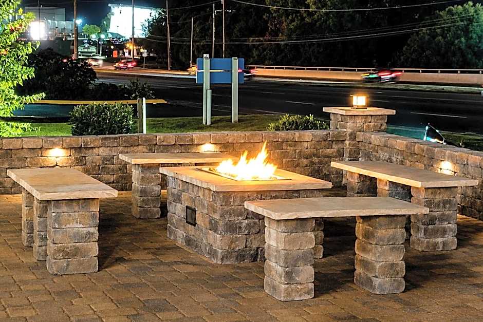 Days Inn by Wyndham Apple Valley Sevierville