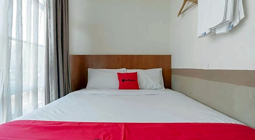 RedDoorz near Plaza Botania 1 Batam