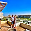 New Museum, Pyramids inn
