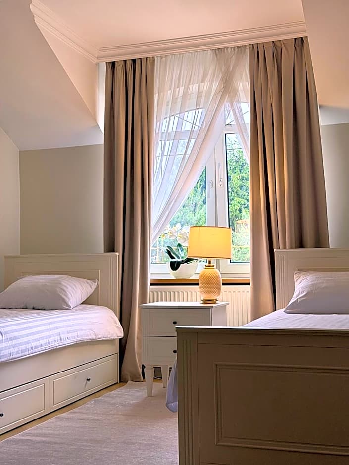 Hotel Pałac Akropol