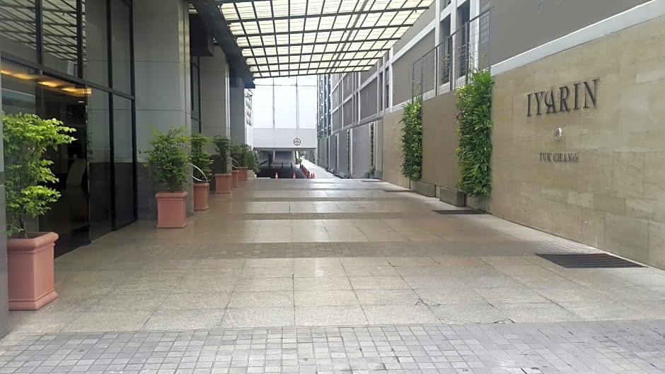 Iyarin@tuk Chang Ratchayothin Hotel
