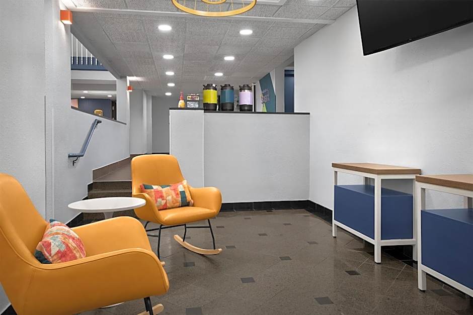 Spark by Hilton Denver East I 70