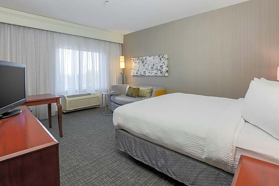 Courtyard by Marriott Roseville Galleria Mall/Creekside Ridge Drive