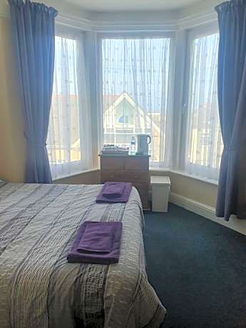 Double or Twin Room with Shower