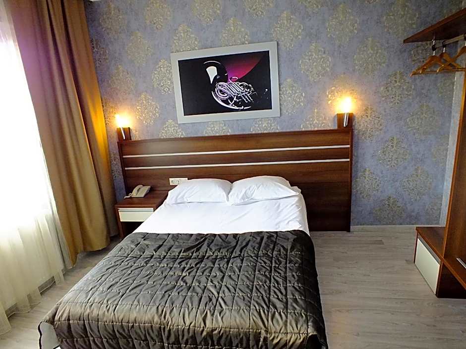 Lifos Hotel