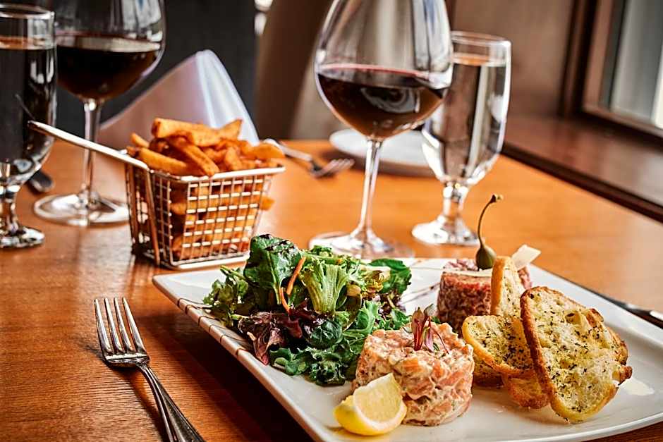 Centre De Congres Et Hotel La Sagueneenne