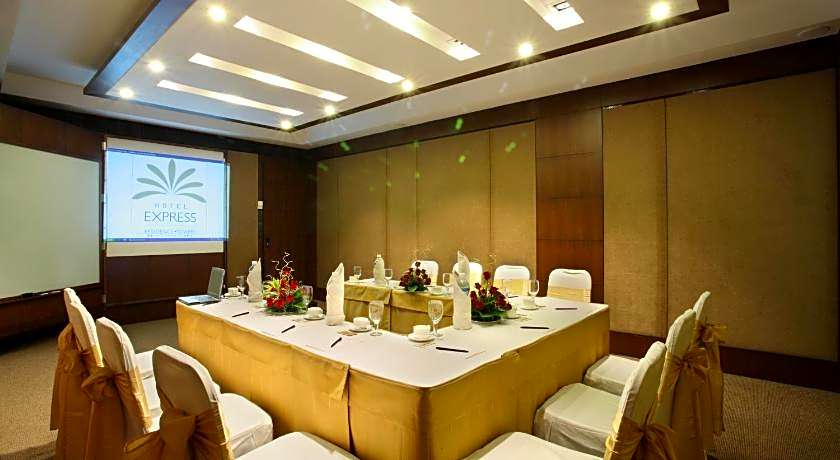 Express Towers Hotel