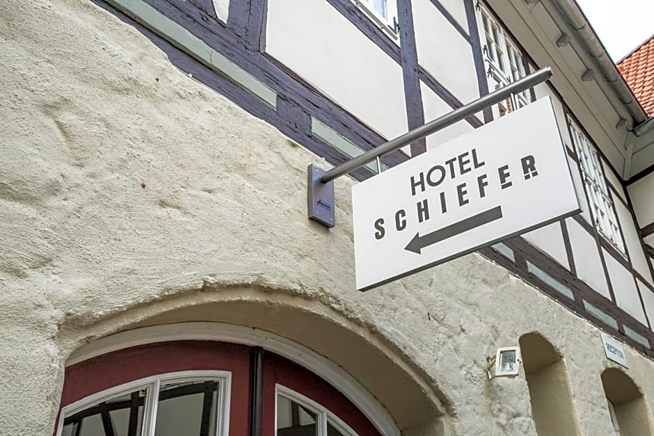 Schiefer Suite Hotel & Apartments