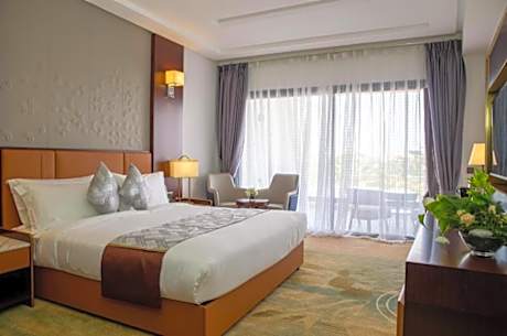 Deluxe Double or Twin Room with Pool View