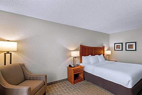 Queen Room - Accessible/Nonsmoking
