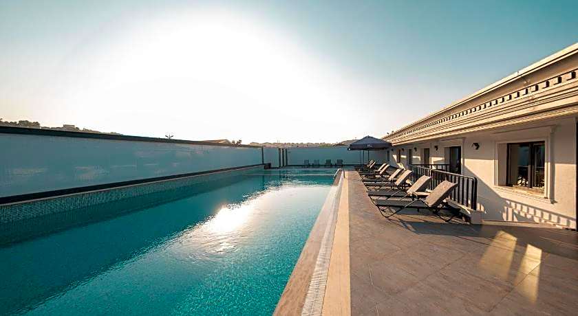 MQ Hotel Suites & SPA