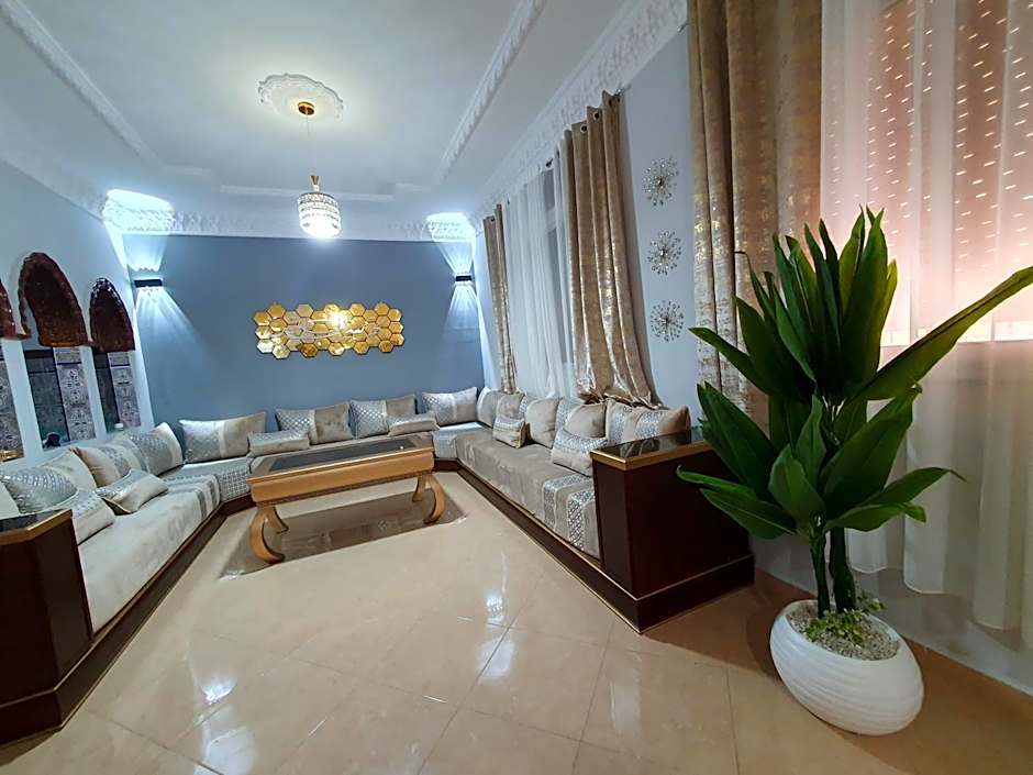 Fnideq Elegant, Familia, Bienestar y mercado