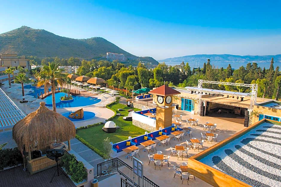 Bellazure Hotel
