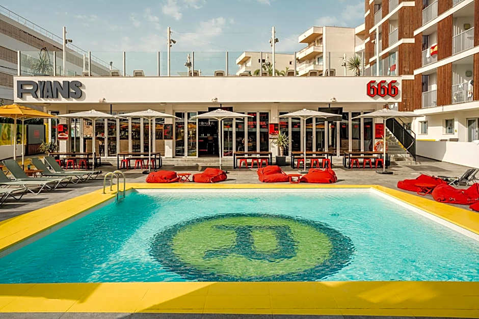 Ryans Ibiza Apartments - Only Adults