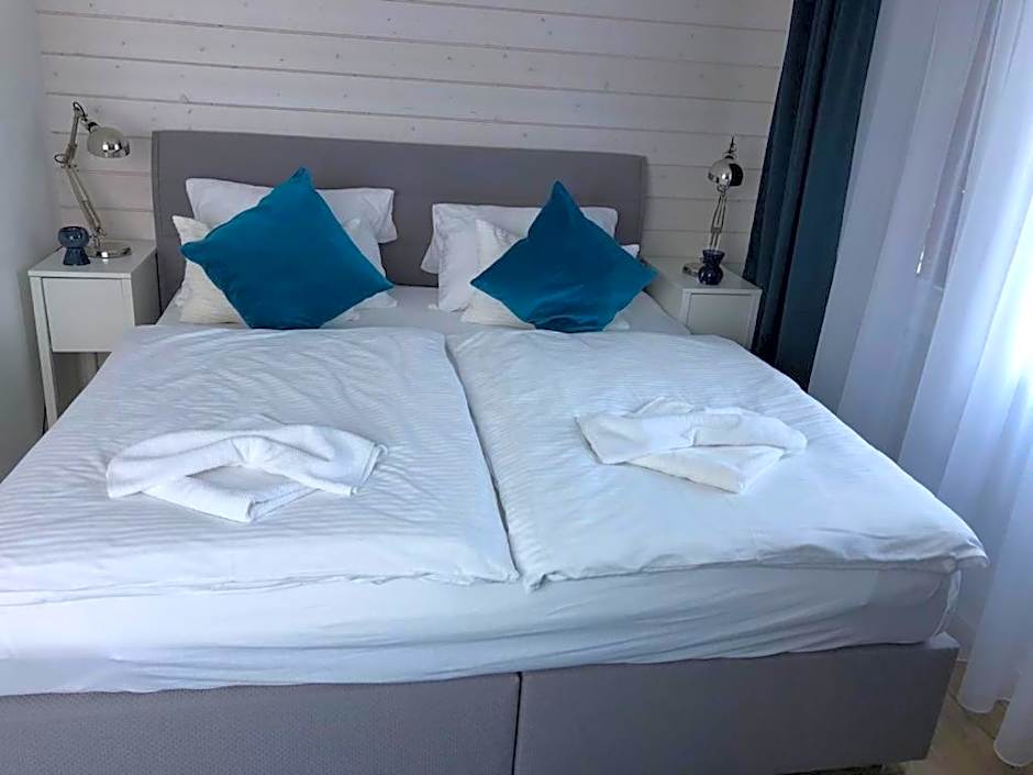 ZUM BAHNHÖFLE Restaurant & Hotel - Albbruck Am Rhein