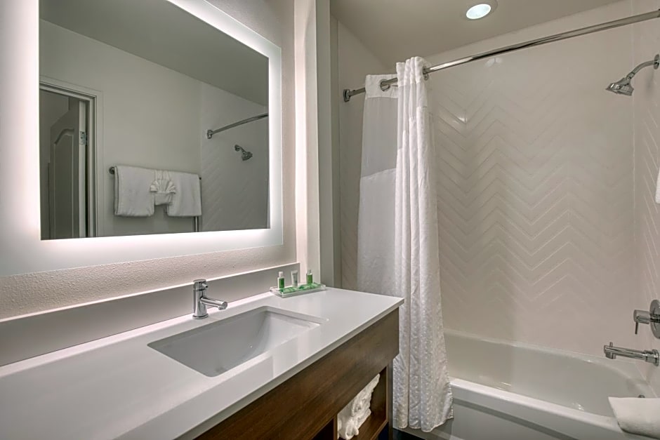 Holiday Inn Hotel & Suites Madison West - Middleton By IHG