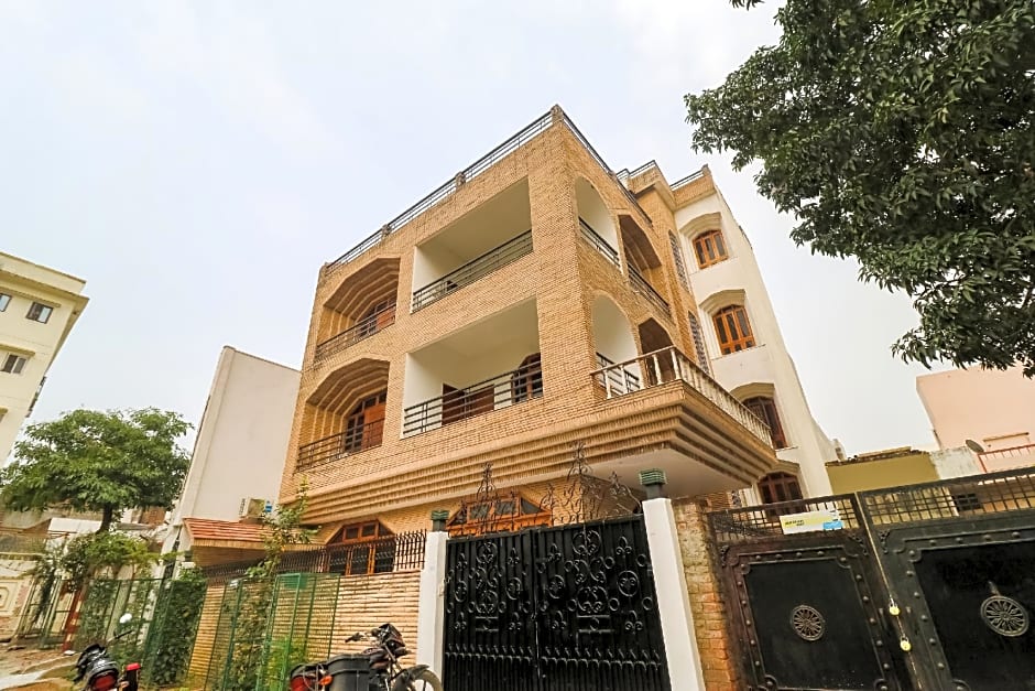 OYO 65521 Hotel Prashansha Palace