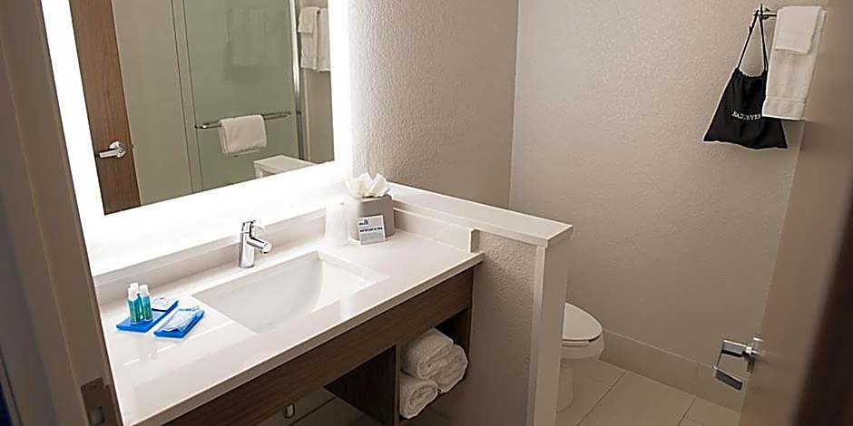 Holiday Inn Express & Suites Dayton North - Vandalia By IHG