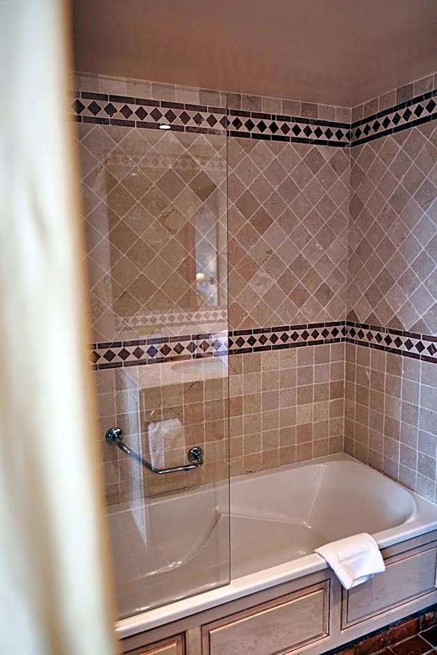 Hostellerie de la Tour d'Auxois