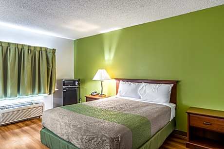 Queen Room with Two Queen Beds and Micro Fridge - Accessible/Non-Smoking