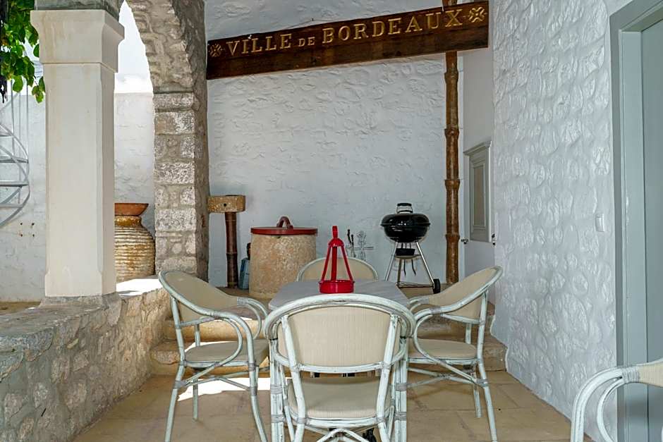 LIVIN Hydra Garden Suite