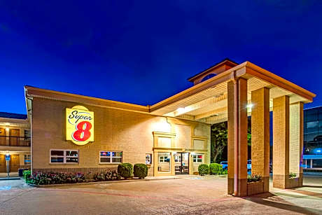 Super 8 by Wyndham Richardson Dallas