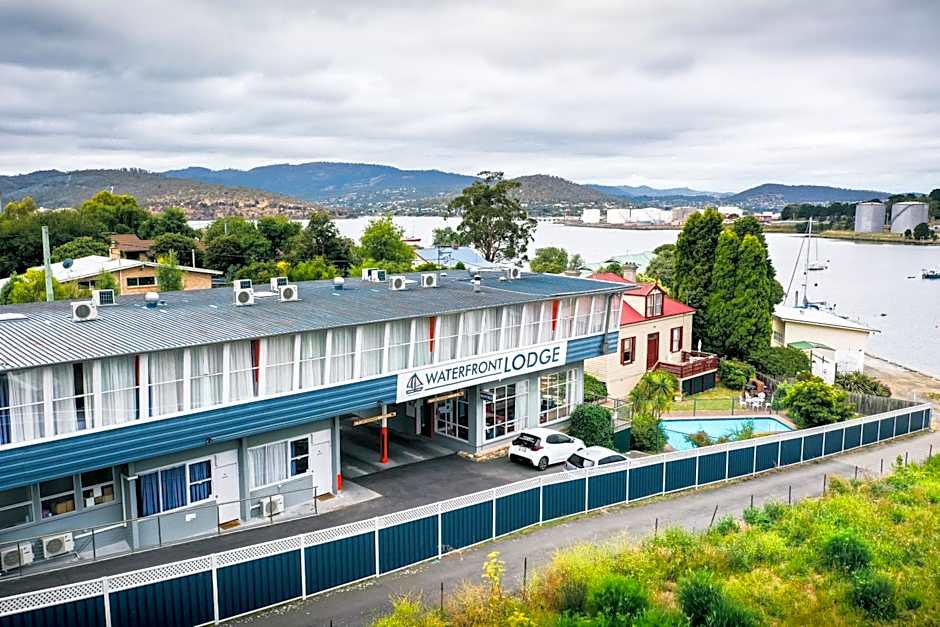 Waterfront Lodge Motel