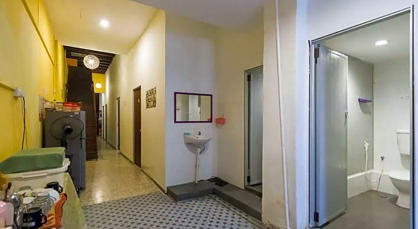 Cocoa Mews Cafe & Home