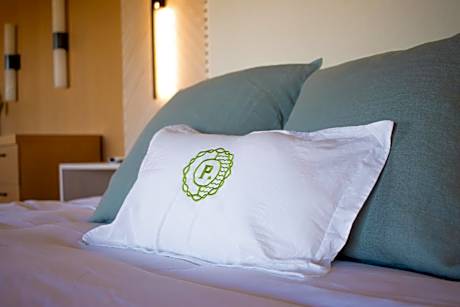 Suite with Lake View