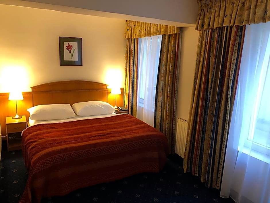 Hotel Kavalír Praha – Prague, PA