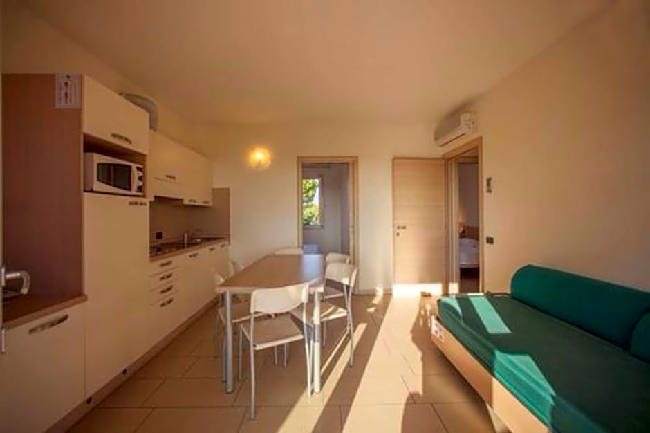 The Garda Village - Near Spiaggia Brema