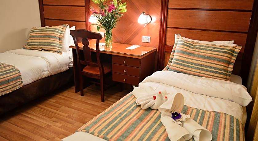 Comfort Hotel Suites
