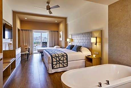 JUNIOR SUITE PARTIAL OCEAN VIEW