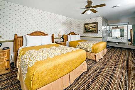 Queen Room with Two Queen Beds - Non-Smoking