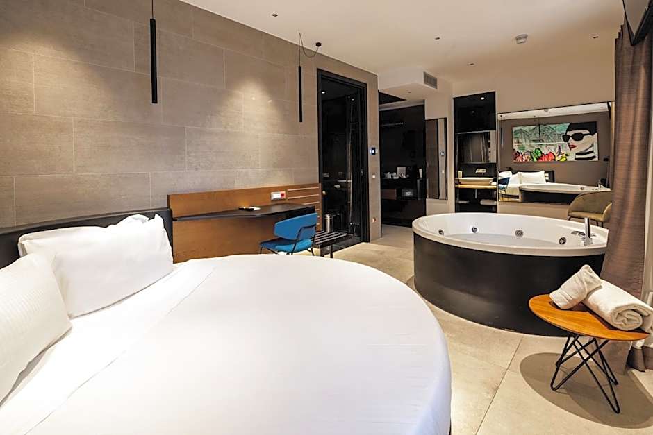 Photo 1 of 4 of Junior Suite