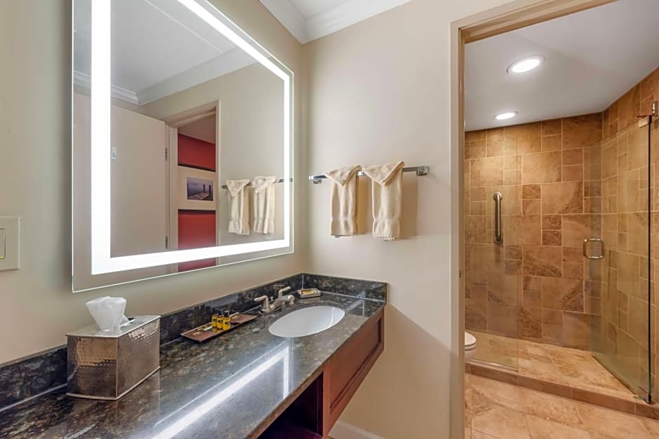 Best Western Plus White Bear Country Inn