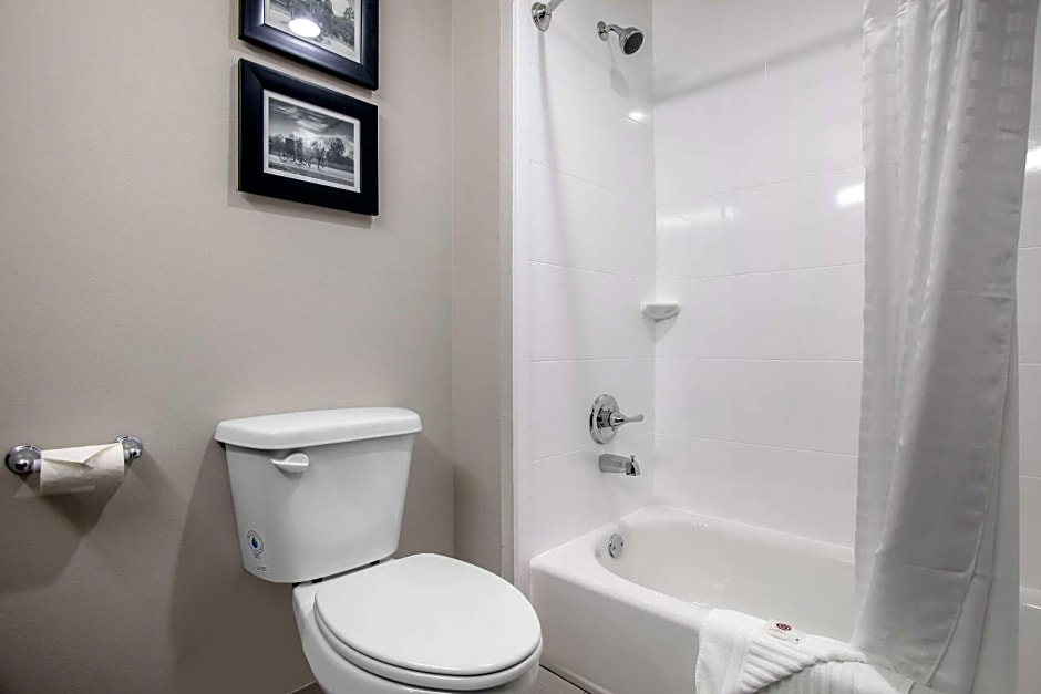 Holiday Inn Express & Suites East Tulsa - Catoosa By IHG