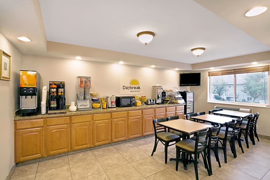 Antelope Inn & Suites