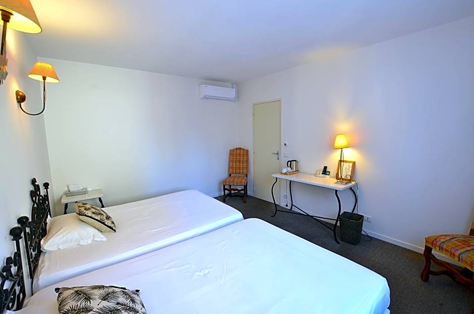 Logis Hôtels - Hôtel Restaurant du Midi