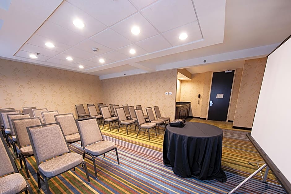Holiday Inn Airport West Earth City By IHG