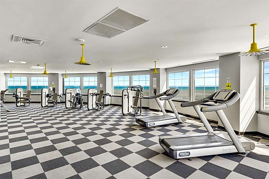 XL Terrace, Lazy River, I-O Pools, Game Room, Spa, Beach, Luxury 2-2 Penthouse!