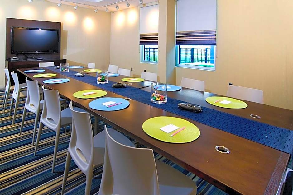 Aloft Chesapeake